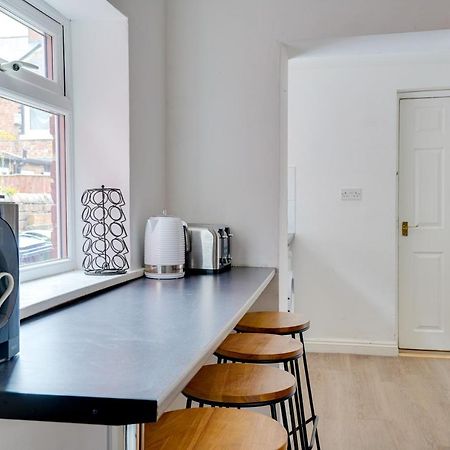 هوتن لي سبرينغ Modern And Spacious 3-Bedroom House - Free Parking, Fast Wi-Fi, Ideal For Up To 7 Guests المظهر الخارجي الصورة